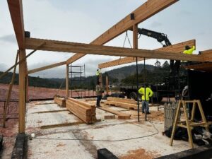 Figura 3 - montagem com chapas metálicas (arquitetura Sala 03)