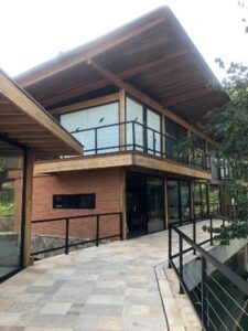 Figura 2 - Cobertura com beiral (arquitetura Cornetta)